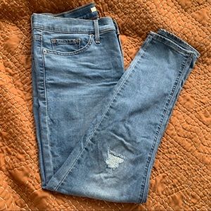 NWOT Levi’s 311 Shaping Skinny